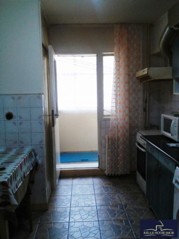 apartament-3-camere-confort-1-decomandat-in-ploiesti-zona-de-sud-a-orasului-10